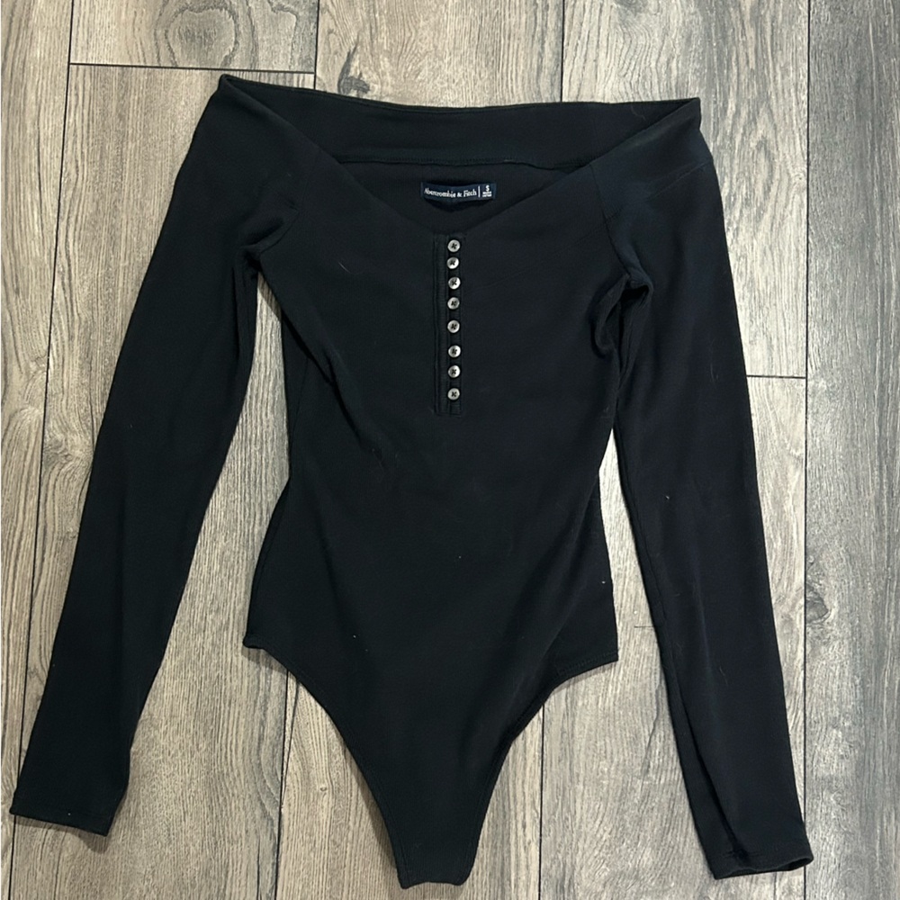 Women’s Abercrombie & Fitch Long Sleeve Off the Shoulders body suit Small